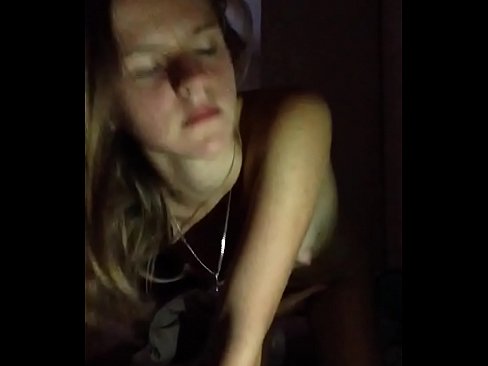 ❤️ Una noia es masturba i corre ️ Porno a nosaltres ☑